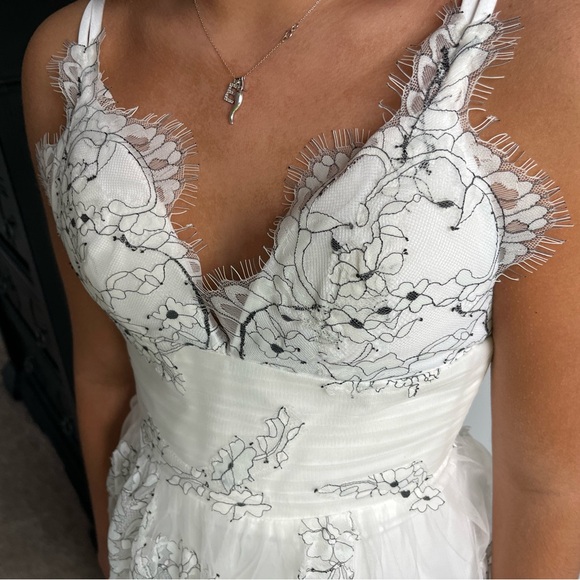 Prom Dress never worn - Picture 3 of 12